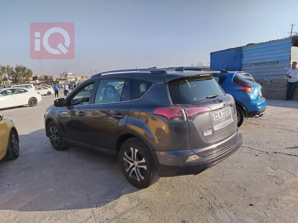 تۆیۆتا ڕاڤ 4